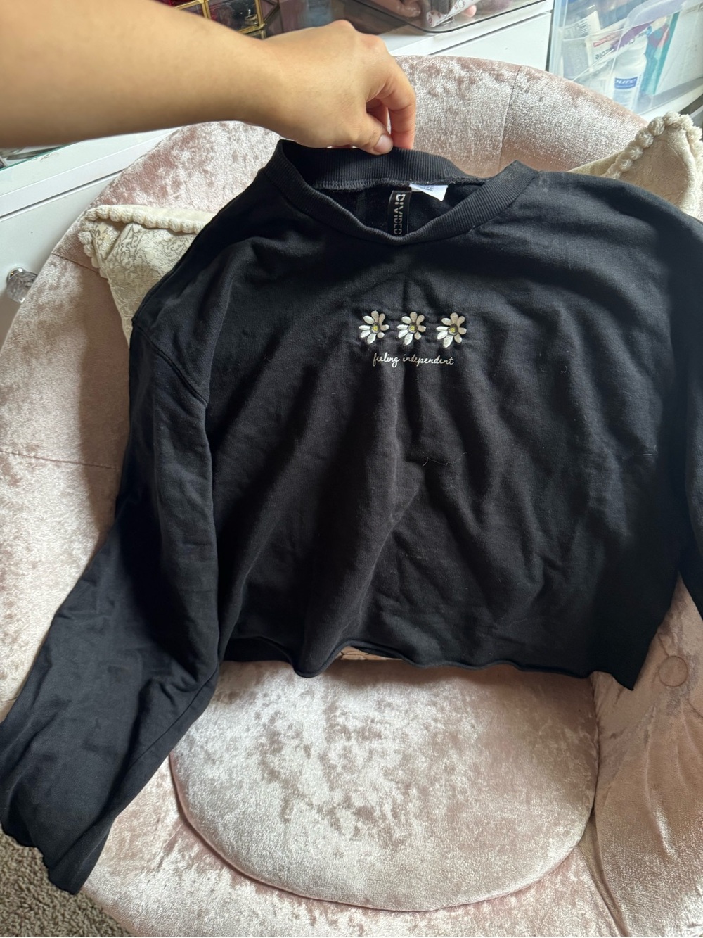 H&M Black Cropped Sweatshirt with Daisy Embroidery